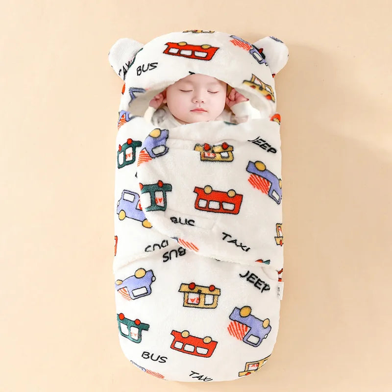 Nid d’ange bébé blanc avec motifs voitures colorées, modèle toute saison