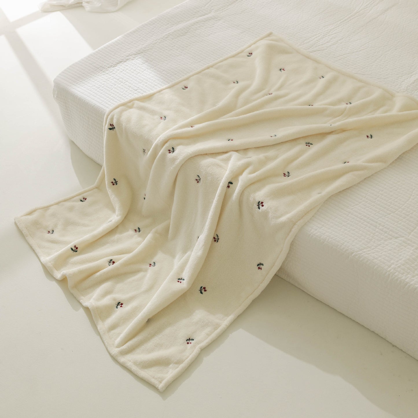 Couverture Bébé Polaire Douce – Motif Lapin