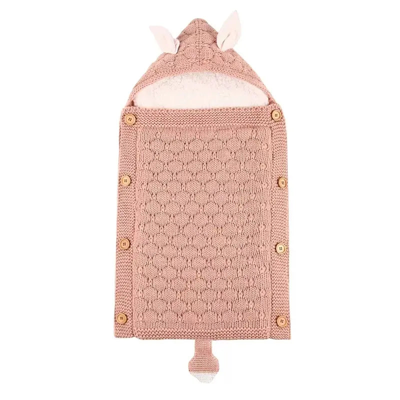 nid d’ange bébé tricot rosée oreilles boutons bois